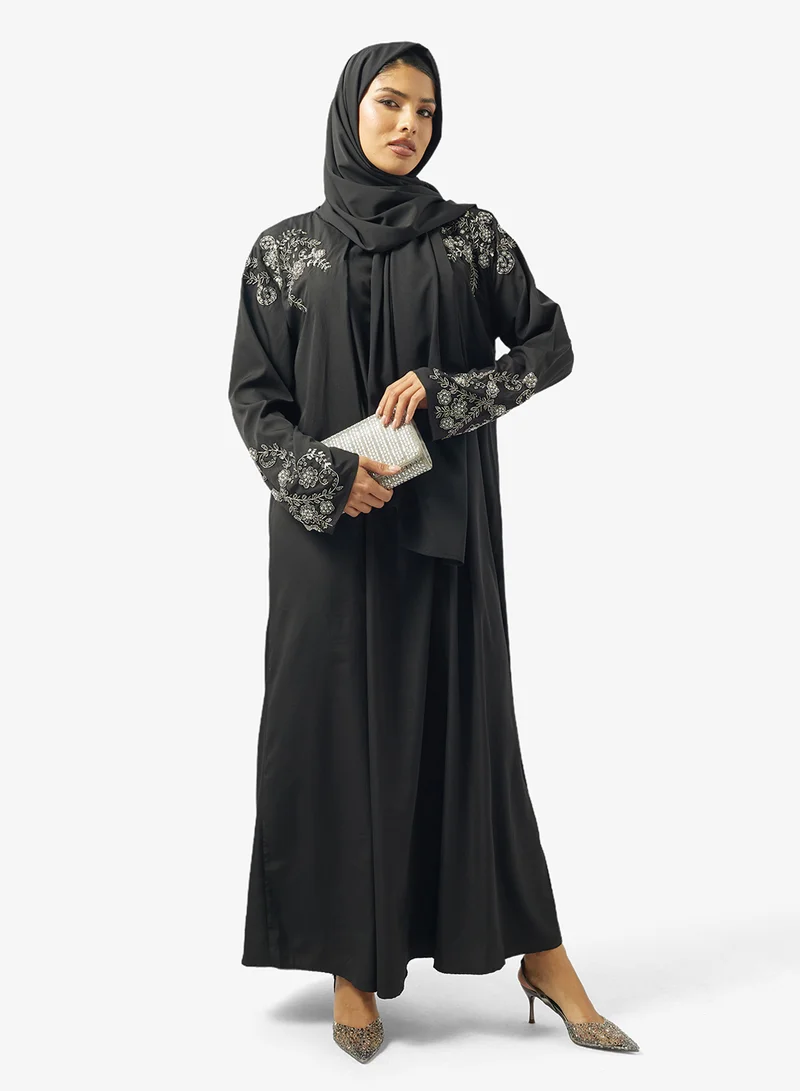 خزانة Embellished Abaya With Sheila